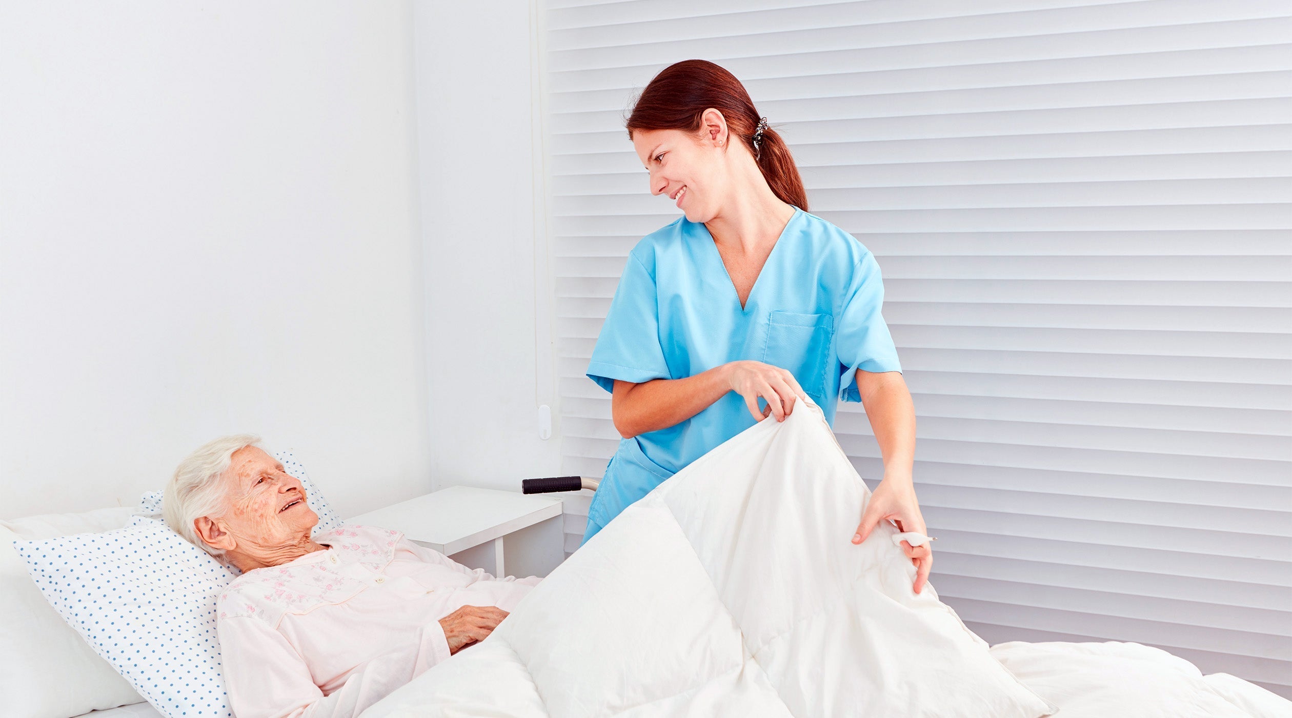 ¿Cómo cuidar la piel de los pacientes en cama?